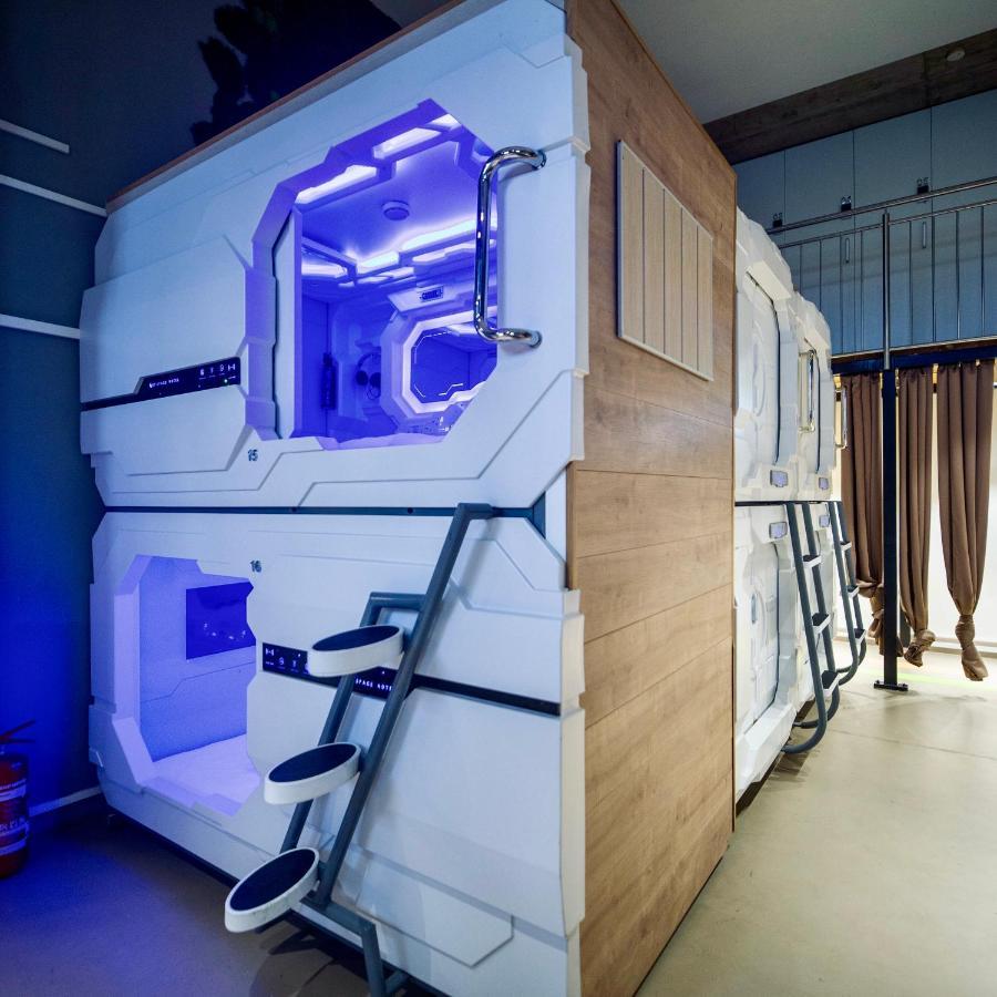 Spacehotel Карлсруэ Экстерьер фото