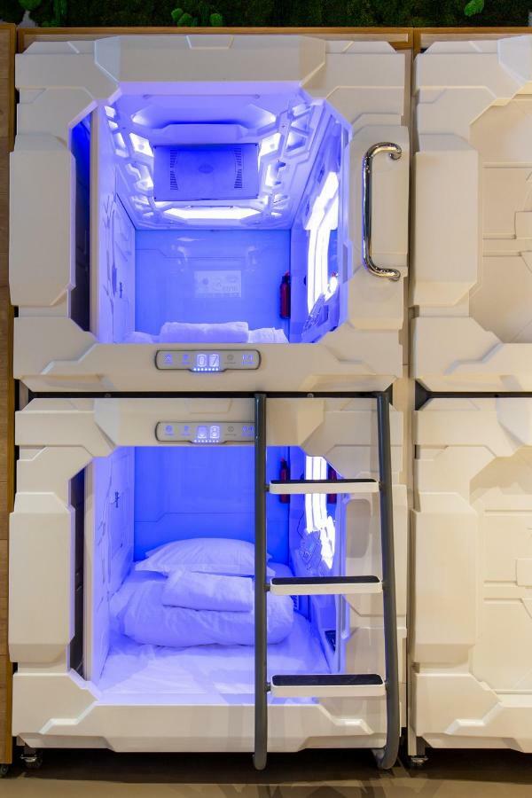 Spacehotel Карлсруэ Экстерьер фото