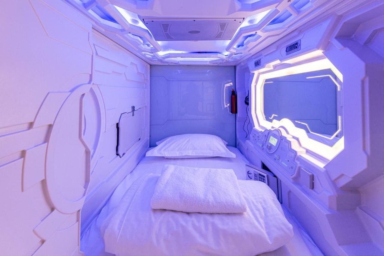 Spacehotel Карлсруэ Экстерьер фото